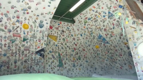 富山県のクライミング施設「クライミングジム FCSウォール」